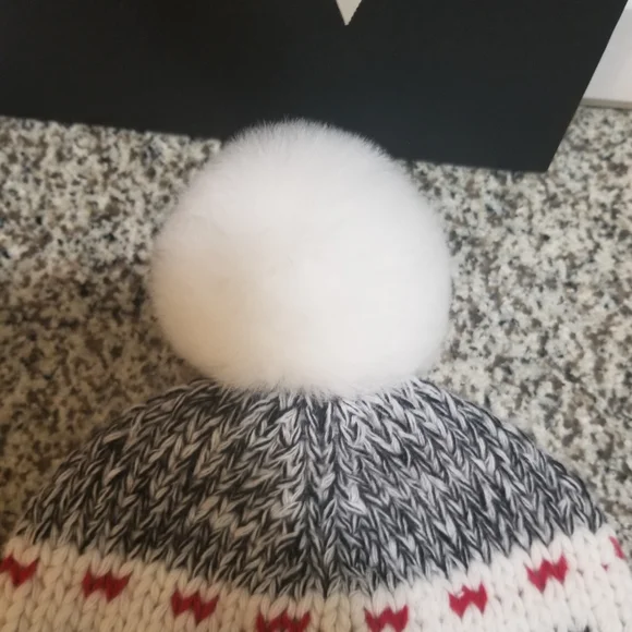 Chanel wool &Lamb Fur Pom-Pom Beanie - Picture 14 of 16
